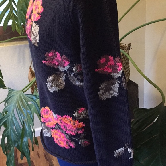 NWT New Scotland Floral Sweater - Picture 2 of 3